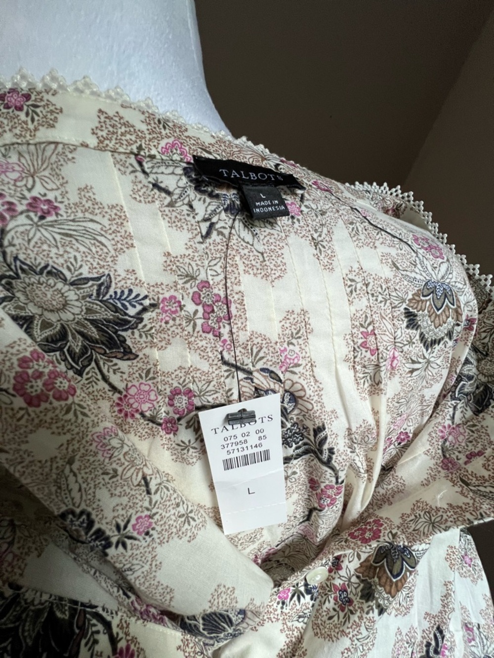 Talbots Printed Tunic Blouse in Cream and Pink - Picture 9 of 10